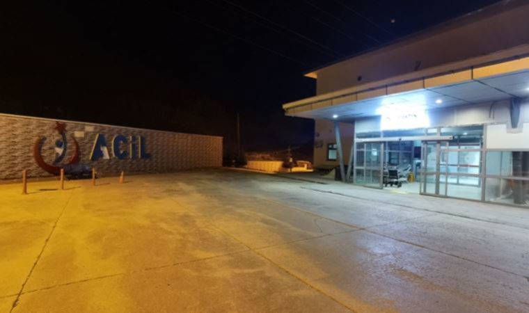 Tunceli'de şarampole devrilen otomobildeki savcı, hakim ve avukat yaralandı (11 Nisan 2022) (Video Haber)