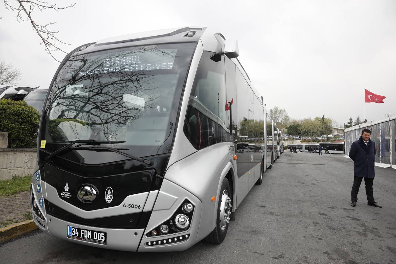 İBB'nin satın aldığı 160 yeni otobüsten 30'u teslim alındı: İşte İstanbul'un yeni metrobüsleri...