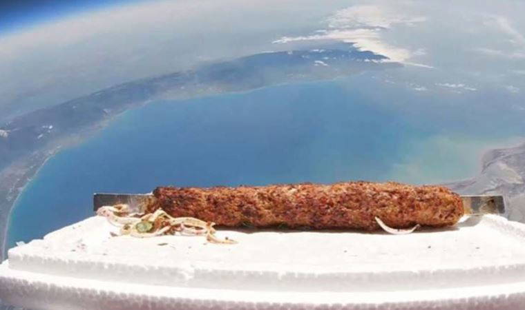 Adanalı kebapçıdan uzaya 'boru kebabı' gönderme denemesi (12 Nisan 2022) (Video Haber)