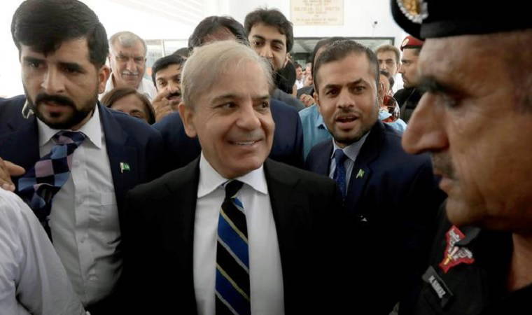 Pakistan'ın yeni başbakanı Şahbaz Şerif'in ayrıntılı yaşam öyküsü