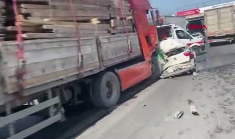 Son Dakika... TEM otoyolunda zincirleme kaza: Çok sayıda ambulans sevk edildi