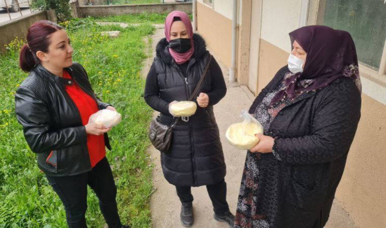 Kapı kapı dolaşıp tereyağı diye margarin ve patates püresi karışımı sattılar (17 Nisan 2022) (Video Haber)