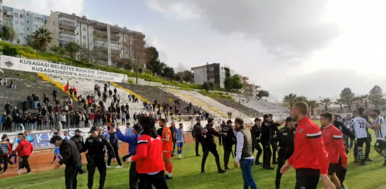 Bölgesel Amatör Lig'e yükselme maçında saha karıştı