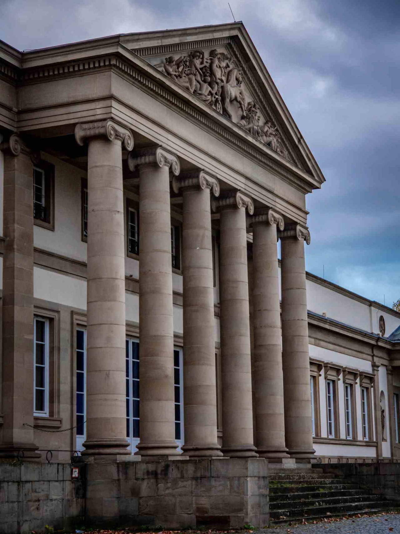 Bugün Lucius Annaeus Seneca'nın ölüm yıl dönümü