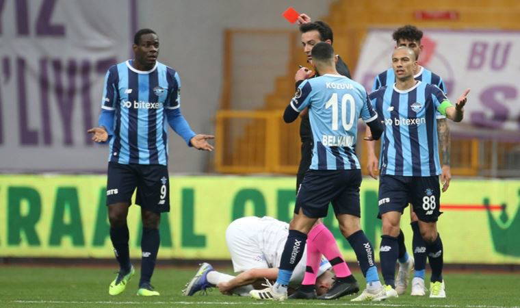 Mario Balotelli'den 'kırmızı kart' paylaşımı