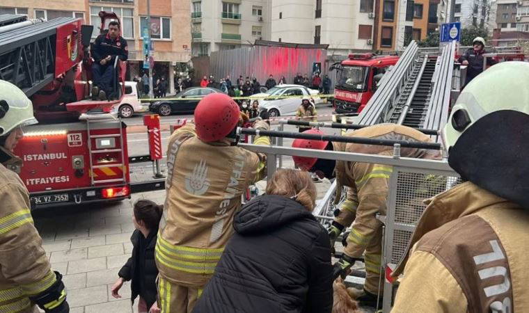 Son Dakika: Kadıköy’de istinat duvarı çöktü