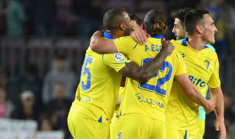 Cadiz tarihinde ilk defa Nou Camp'ta Barcelona'yı yendi