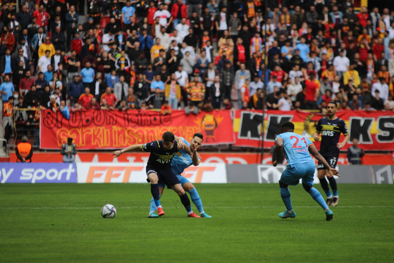 Fenerbahçe, 3 puanı 4 golle aldı! Kayserispor 0-4 Fenerbahçe