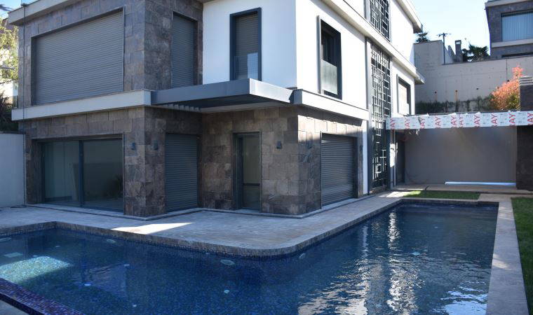 Tatil sezonu öncesi 'kiralık yazlık ve villa' uyarısı: 'Görmediğiniz yazlığı kiralamayın' (20 Nisan 2022) (Video Haber)