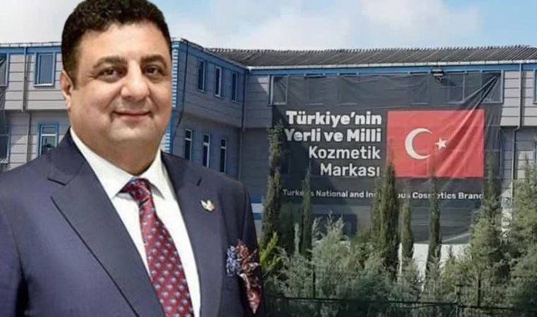 Uyuşturucudan tutuklanan Akat'ın fabrikasına 'yerli ve milli' afişi asıldı