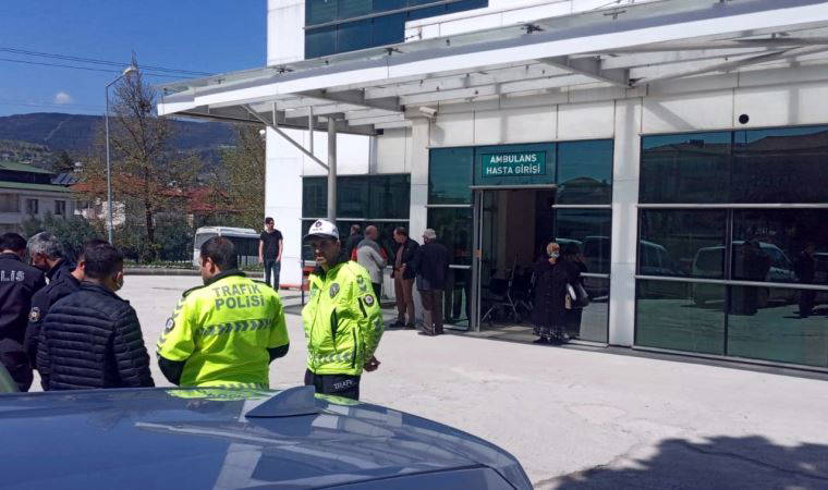 Sakarya'da,lisede çıkan kavgada fenalaşan öğrenci hayatını kaybetti