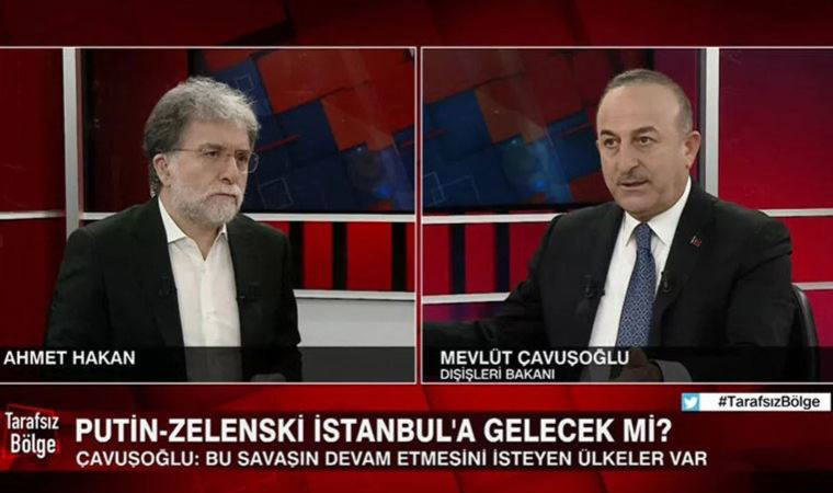 Ahmet Hakan'dan Mevlüt Çavuşoğlu'na: Bizim gibi fanilerin mesajlaşması gibi mi?