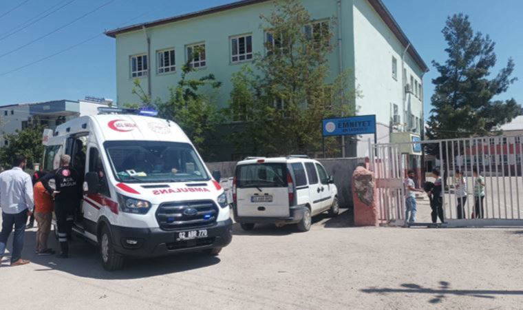 Adıyaman'da 8 öğrenci zehirlenme şüphesiyle tedavi altına alındı (21 Nisan 2022) (Video Haber)