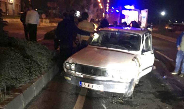 Kamyon ile otomobil çarpıştı: 4 yaralı