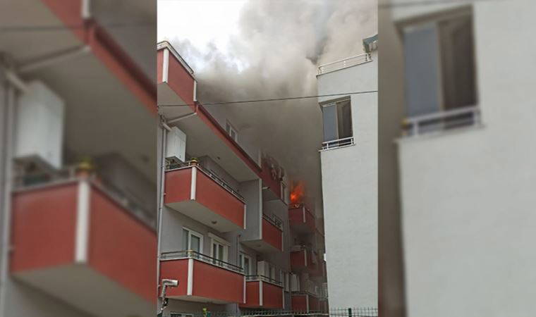 Çakmakla oyun 3 evi kül etti