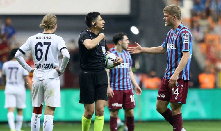 Trabzonspor'un Adana Demirspor maçında kazandığı penaltı tartışma konusu oldu