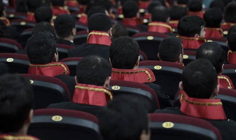 FETÖ'den aranan eski cumhuriyet başsavcısı yakalandı