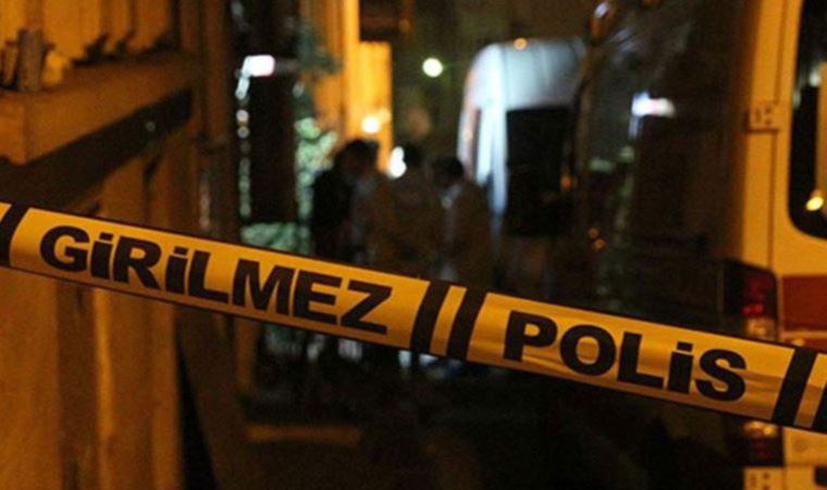İstanbul'da kadın cinayeti: 3 çocuğunun gözleri önünde karısını bıçaklayarak öldürdü (24 Nisan 2022) (Video Haber)