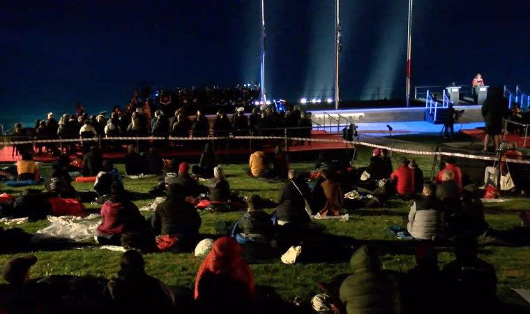 Anzak Koyu'nda geleneksel 'Şafak ayini' yapıldı (25 Nisan 2022)