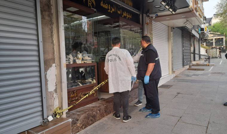'Oksijen tüpüyle' kuyumcu soygunu: Duvarı delip içeri girdiler (26 Nisan 2022) (Video Haber)