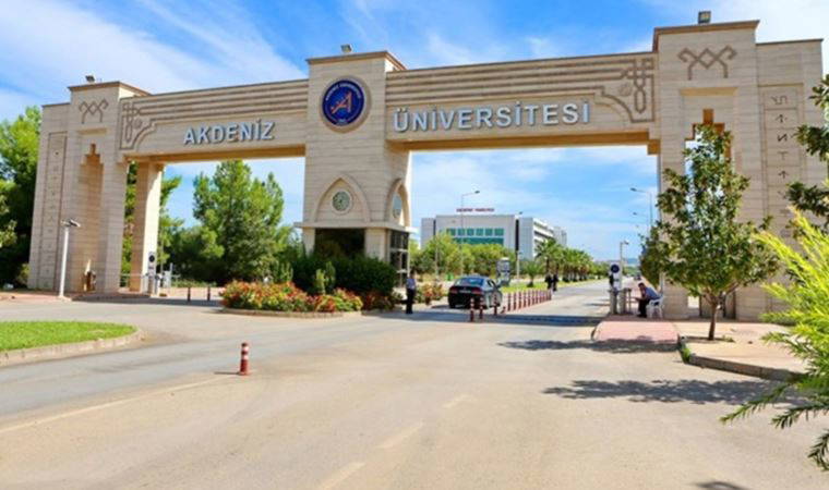 Üniversitedeki 'kaset skandalı' davası: Eski personel başkanı açığa alındı