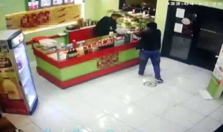 Avcılar'da çiğköftecide dehşet: Sipariş verdi ateş etti (28 Nisan 2022) (Video Haber)