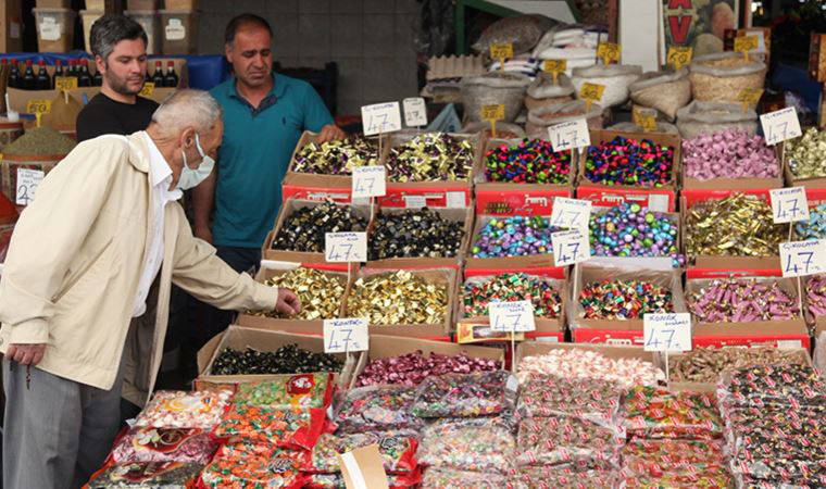 Yurttaştan şeker isyanı: Fiyatlar çok yüksek, emekli bakıp bakıp yutkunuyor
