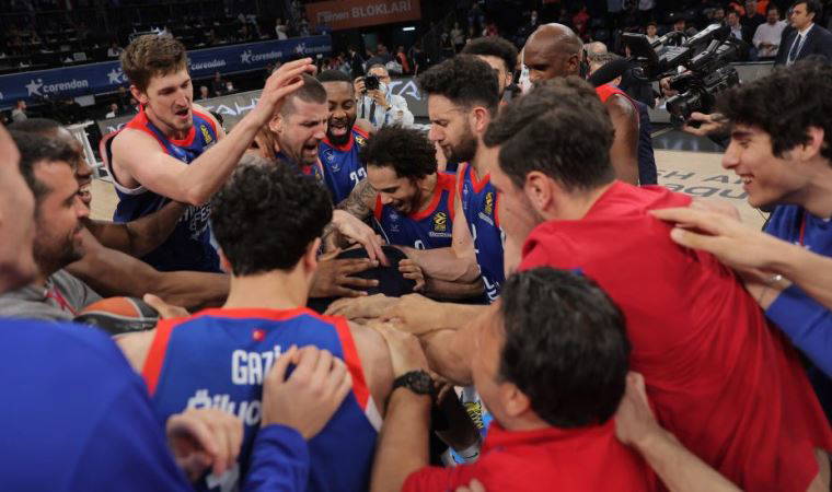 Efes-Milan maçı İtalya basınında: 'Mükemmel bir Pleiss, yakıcı bir elenme'