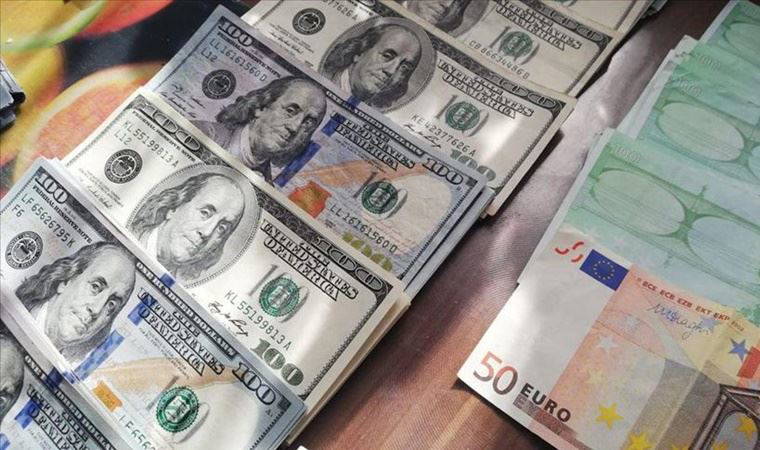 Dolar bayram öncesi rekor tazeledi