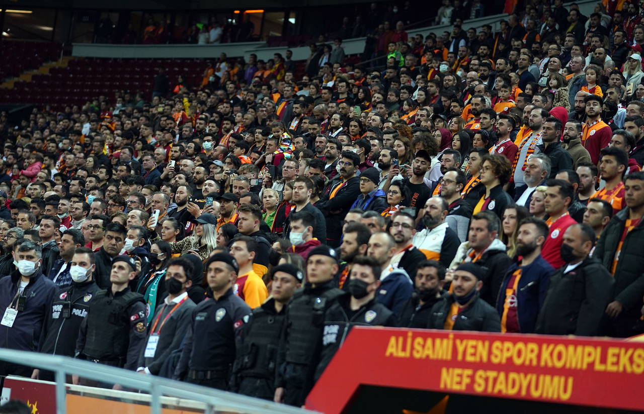 Ünal Aysal: Galatasaray kimseye bağlı olamaz
