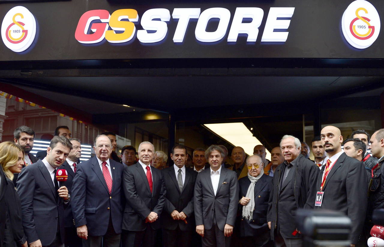 Ünal Aysal: Galatasaray kimseye bağlı olamaz