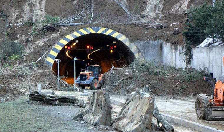 Bolu Valisi, heyelan sebebiyle kapanan Bolu Dağı Tüneli'nin ne zaman açılacağını açıkladı