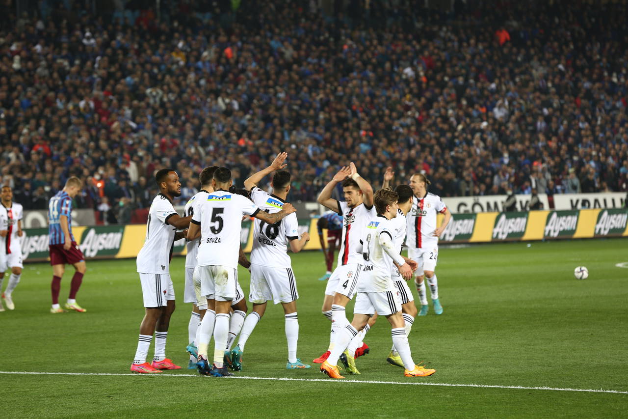 Metin Tekin: Teixeira ve Batshuayi'nin seneye Beşiktaş'ta olacağını düşünmüyorum