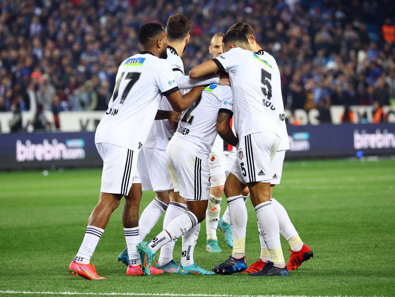 Metin Tekin: Teixeira ve Batshuayi'nin seneye Beşiktaş'ta olacağını düşünmüyorum