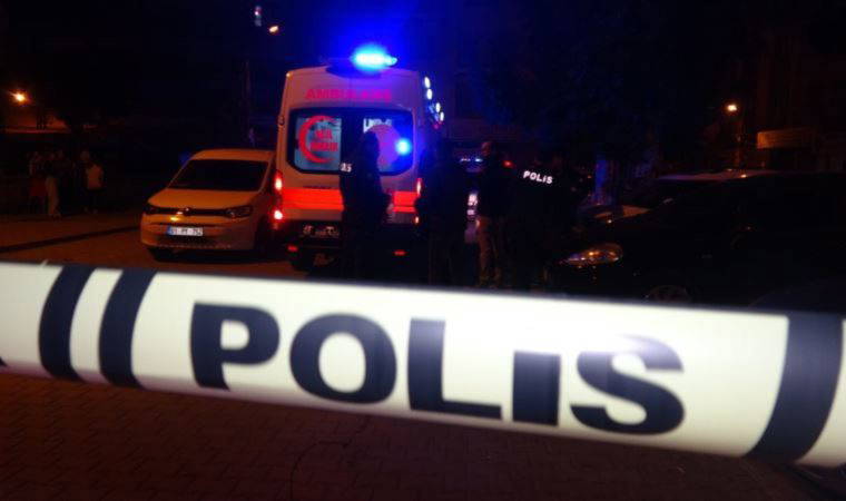 Adana’da iki grubun kavgasında silahlar patladı: 1 ölü, 2 yaralı (04 Nisan 2022) (Video Haber)