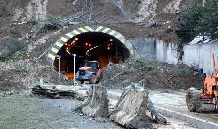 Heyelan nedeniyle kapanan Bolu Dağı Tüneli ulaşıma açıldı