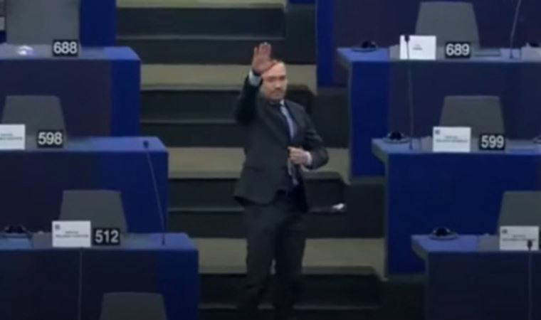 'Nazi' selamı verdiği iddia edilen Bulgar milletvekiline ceza