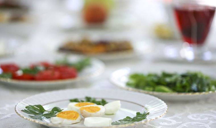 Ramazan'da reflü ve mide problemlerinden korunmanın 10 etkili yolu