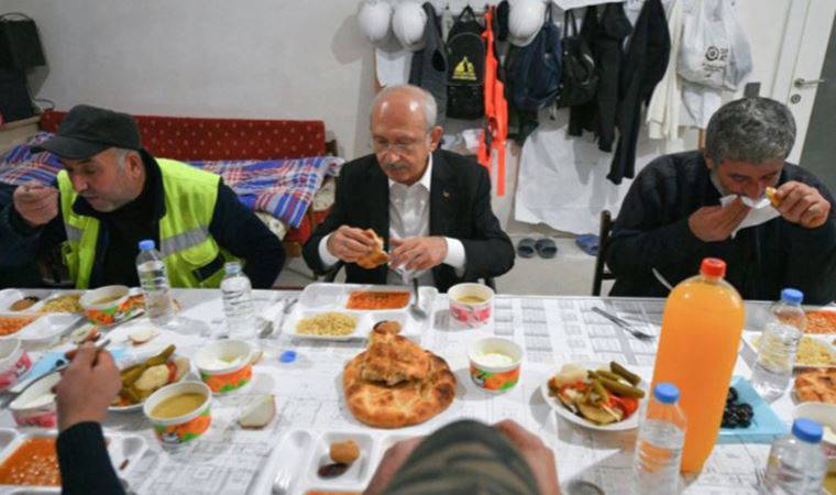 CHP lideri Kılıçdaroğlu, inşaat işçileriyle iftar yaptı: 'Sizin işiniz daha zor' (07 Nisan 2022) (Video Haber)