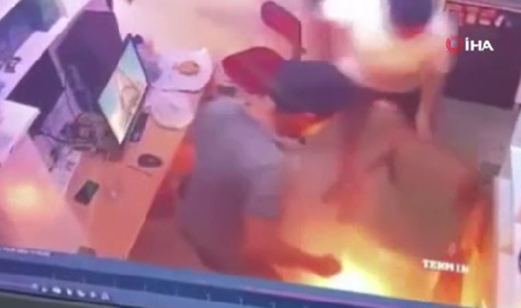 Tamircide korku dolu anlar: Telefona tornavida sokunca bomba gibi patladı