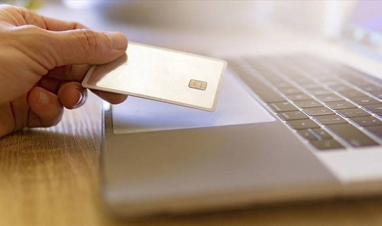 E-ticaret hacmi 2021'de 381,5 milyar TL oldu