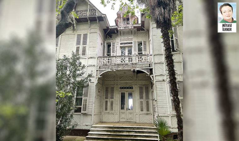 Atatürk’e yine saygısızlık