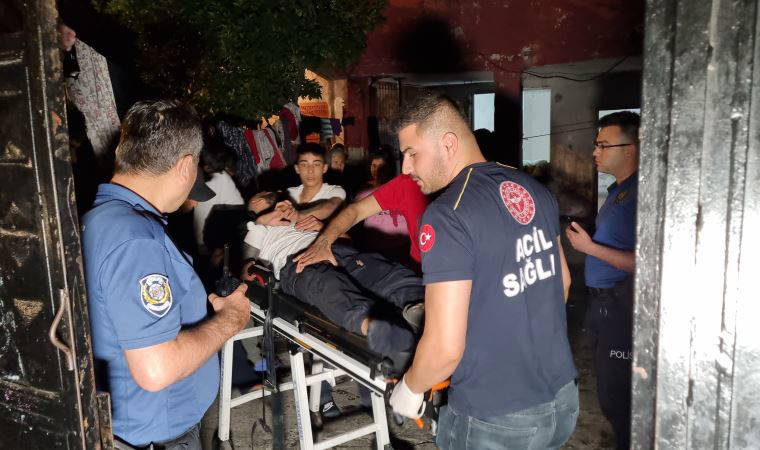 Sokak ortasında kalaşnikof ve tabancalı saldırı: 1 yaralı