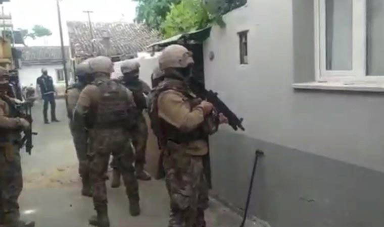 İzmir'de uyuşturucu operasyonu: 69 gözaltı