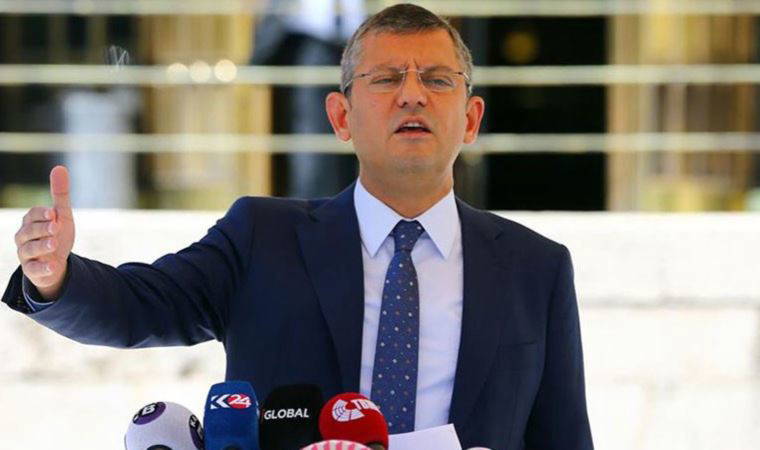 CHP'li Özgür Özel AKP'li ismin sildiği tweeti gündeme getirdi: 'Çok şey anlatıyor'
