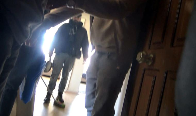 Avcılar'da 'kaçak kiracı' kavgası: Kiracısı olan evi 3 kişiye kiralamış (15 Mayıs 2022)