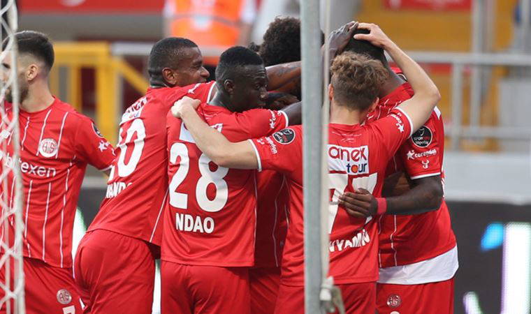 Antalyaspor seriyi 15 maça çıkardı | Kasımpaşa 2-4 Antalyaspor