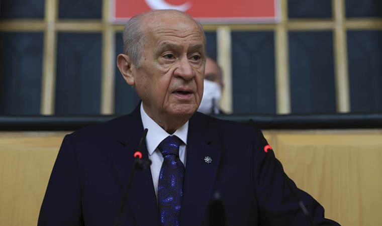 Bahçeli'den kürsüde gaf: 'İlçe ilçe aldatma toplantıları'