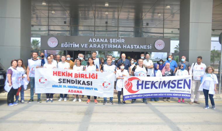 Adana’da doktorlardan iş bırakma eylemi