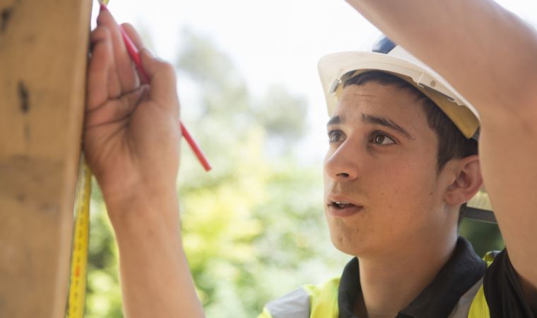 İngiltere'de ilk kez eleman aranan iş sayısı, işsiz sayısını geçti